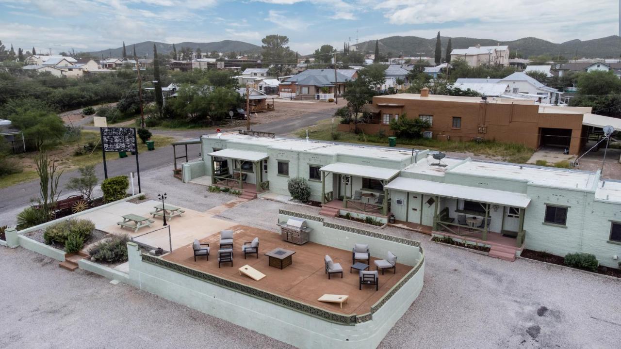 Sagebrush Inn Tombstone Eksteriør bilde Aerial view of the motel